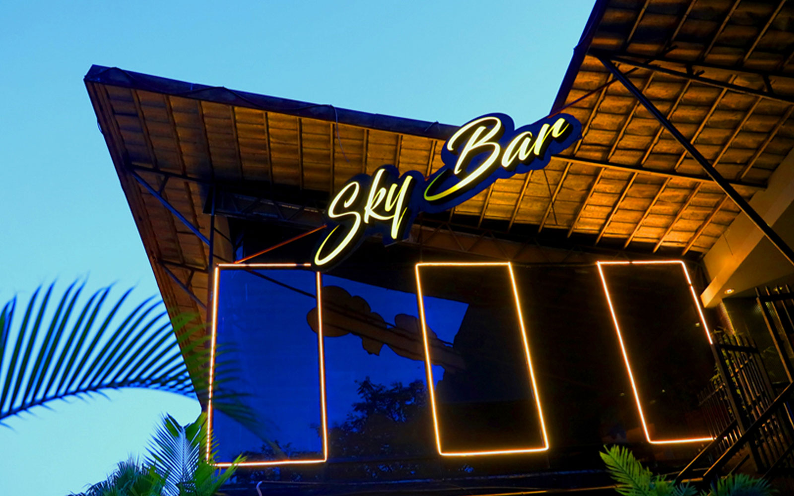 Sky Bar at Meilin International Hotel Reopens: The Ultimate Nightlife Experience Returns!
